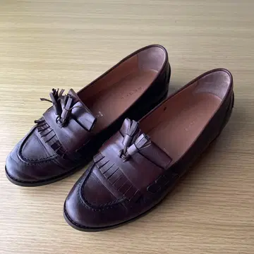 [ REGAL / 리걸 ] F05P 여성용 퀼트 태슬 가죽 로퍼