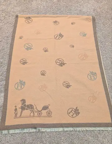 [ 고품질 ] H 마크 스톨 마차 모티브