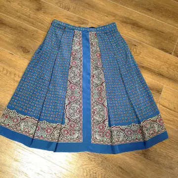 로이스크레용 스커트 꽃무늬 올 패턴 M 성숙 큐트