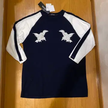 [ 새상품 ] 스카잔 자수 래글런