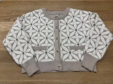 새상품급 natural couture 몰 얀 꽃 자카드 가디건 베이지 F