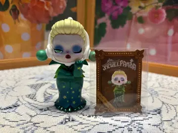 SKULLPANDA POP MART 아담스 패밀리 피규어