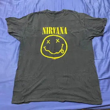 NIRVANA 스마일 T셔츠