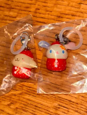 산리오 스트로베리 가챠 우사하나 폼폼푸딩 세트