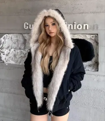 Achic 마운틴 카빙 워크 자켓 미사용 새상품 블랙