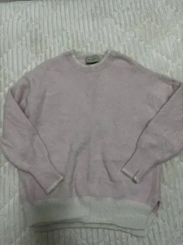 핑크 V넥 긴팔 니트 스웨터