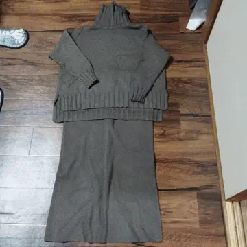 LOWRYS FARM 터틀넥 니트 셋업 카키