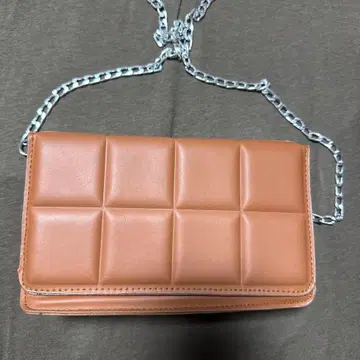 베이지 퀼팅 숄더백