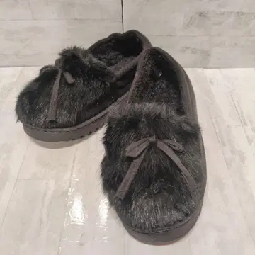 퍼가 달린 블랙 모카신 36