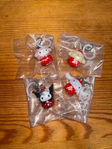 딸기 메지루시 액세서리 산리오 가챠가챠