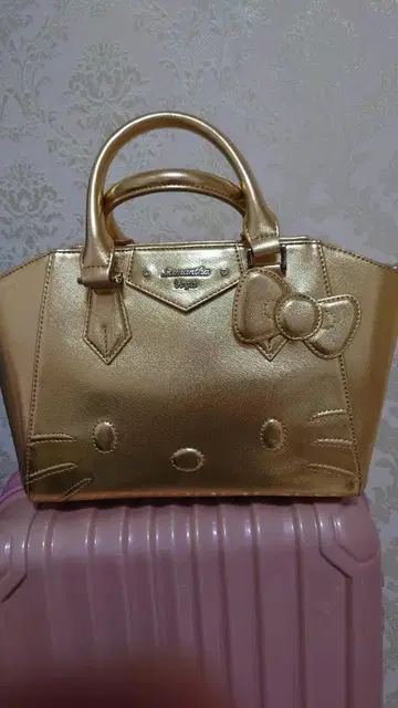 헬로키티 골드 핸드백