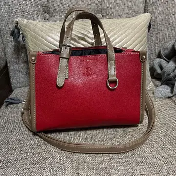 빨간색과 베이지색 숄더백 새상품