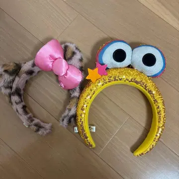 레오파드 무늬 머리띠와 반짝이는 머리띠