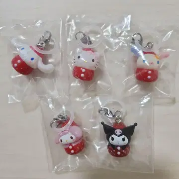 산리오 딸기 메지루시 액세서리 세미 컴프