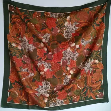 나뭇잎 패턴 스카프 그린 빈티지 동동이 브라운