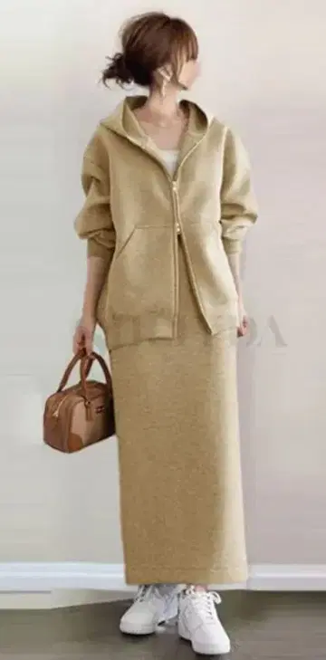 후드 부착 후드티+슬릿 스트레이트 스커트 슬림 효과 셋업