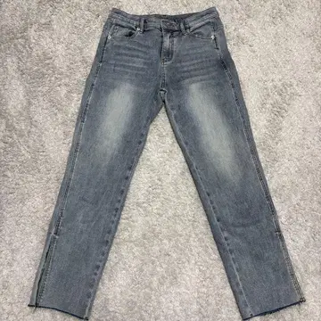 새상품급 BB 벌스데이 바쉬 CROPPED DENIM 데님 M 사이즈