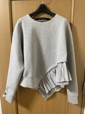 엘렌딕 테일 플리츠 스펀지 맨투맨 그레이