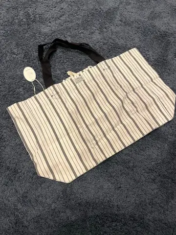 house on the hill parent bag black strip