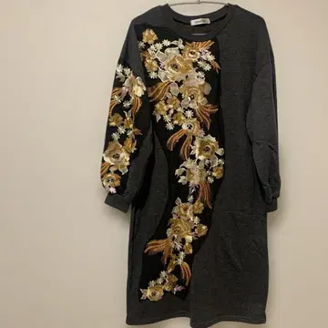 mianna 꽃무늬 자수 긴팔 원피스 그레이