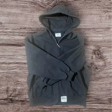 Younger Song 블랙 후드 부착 후드티