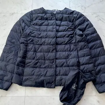 유니클로 울트라 라이트 다운 블랙 노카라 XL