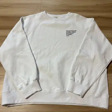 GALLARDAGALANTE 화이트 자수 맨투맨