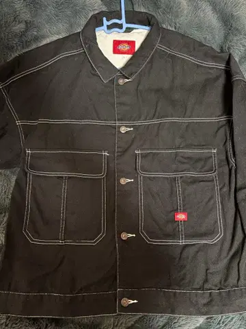 블랙 자켓 버튼 부착 2 포켓