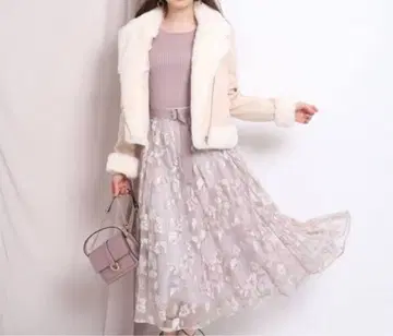 리랜드트루 니트 도킹 꽃무늬 자수 원피스