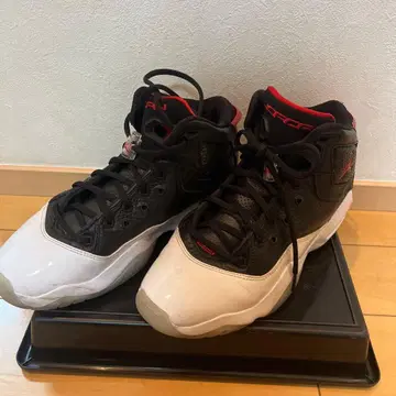 Jordan 스니커즈 블랙/화이트/레드