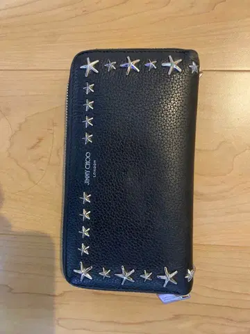 JIMMY CHOO 스타 스터드 블랙 장지갑