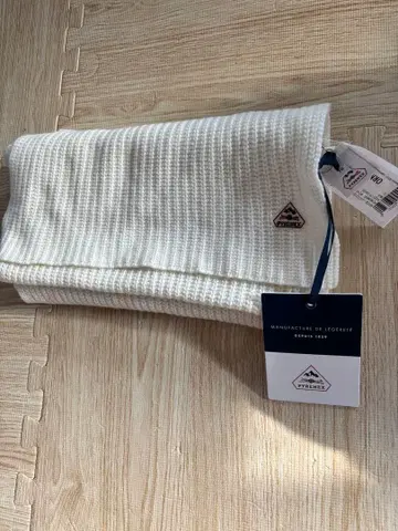 새상품 PYRENEX 니트 머플러 화이트