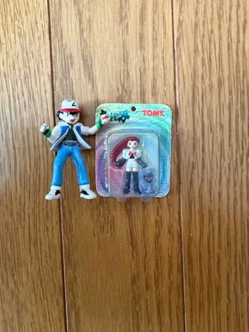 포켓몬 지우와 로사 피규어 세트