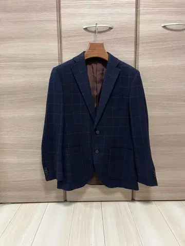 네이비 체크 무늬 테일러드 자켓