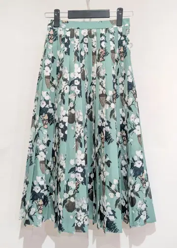 세븐틴 케이타 마루야마 밤의 꽃 프린트 플리츠 스커트