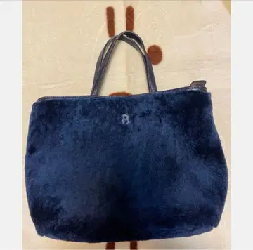 muta 무타 8 토트백 무스탕 S