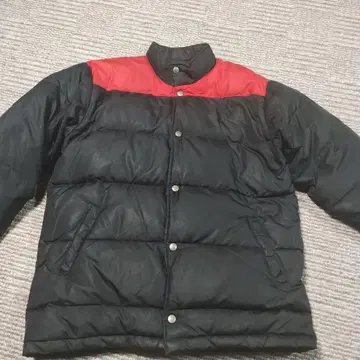 다운 자켓 블랙/빨간색 단추식