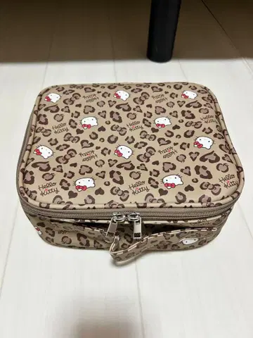 키티 메이크업 파우치