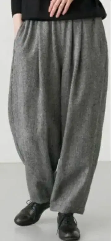 카구레 울 테이퍼드 팬츠