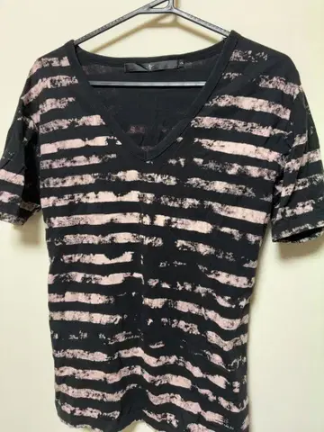 블랙/스트라이프 V넥 티셔츠 사이즈 2/노아이디