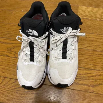 THE NORTH FACE 스니커즈 화이트/블랙