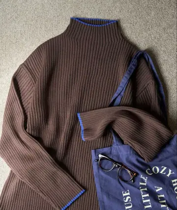 프릭스스토어 한정판 배색 라인 리브 니트 하이넥 풀오버