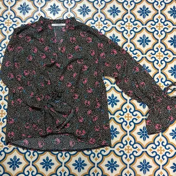 CHIGNONSTAR 시뇨니스타 꽃무늬 블라우스 올 패턴