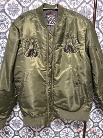 the gonzo surf 자수 디자인