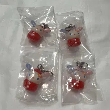 산리오 딸기 메지루시 액세서리 우사하나