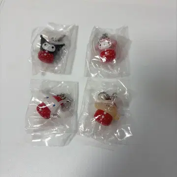 산리오 딸기 메지루시 액세서리 가챠