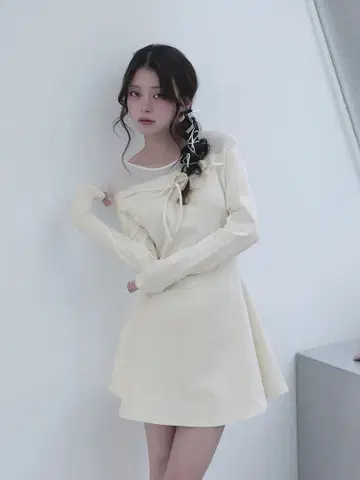 다리치 Darich 데콜테 시어 컷 미니 원피스