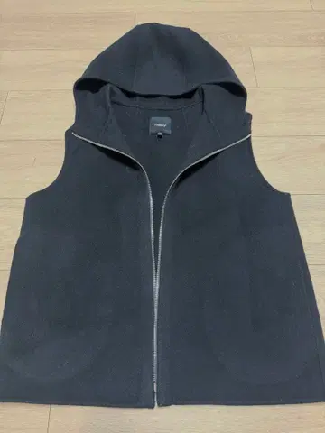 2025년 구매 Theory 후드 부착 블랙 베스트