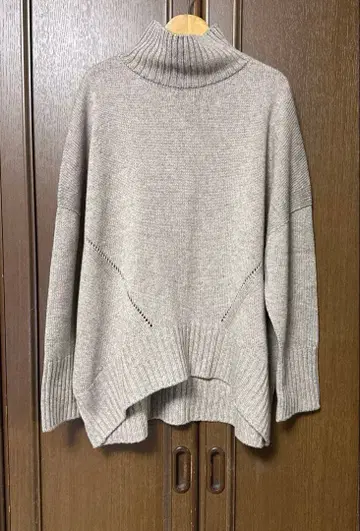 새상품급 soeur7 니트 스웨터 하이넥 니트 터틀넥 베이지