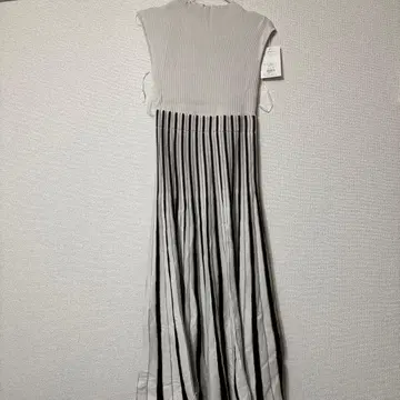 머큐리 듀오 택 포함 체인지 리브 배색 니트 원피스